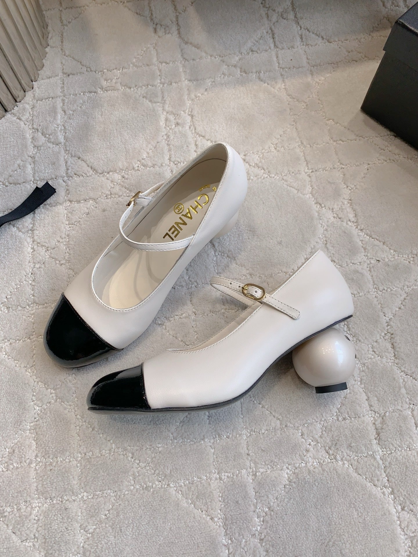CC PEARL HIGH HEELS IN WHITE CALFSKIN