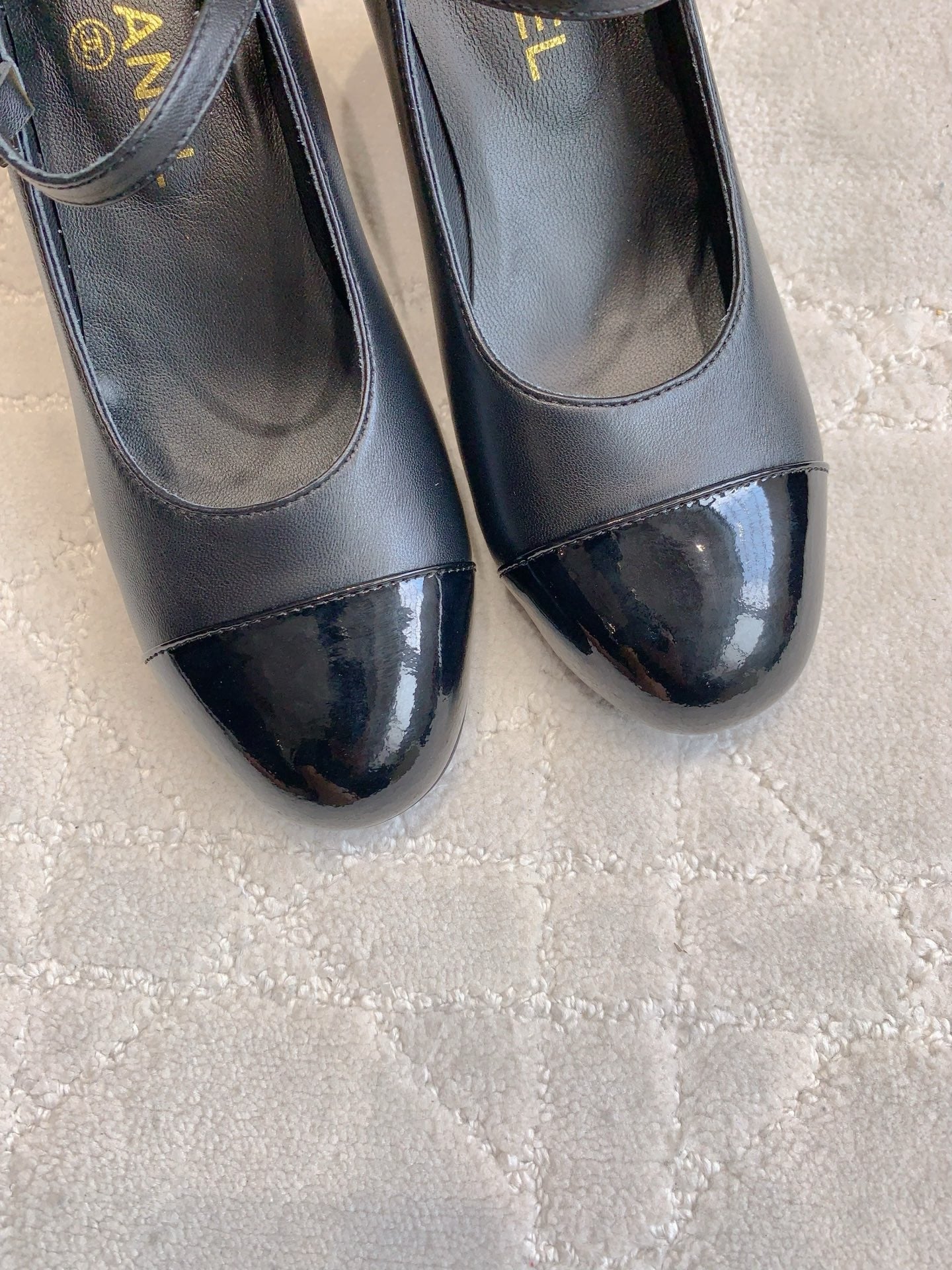 CC PEARL HIGH HEELS IN BLACK CALFSKIN