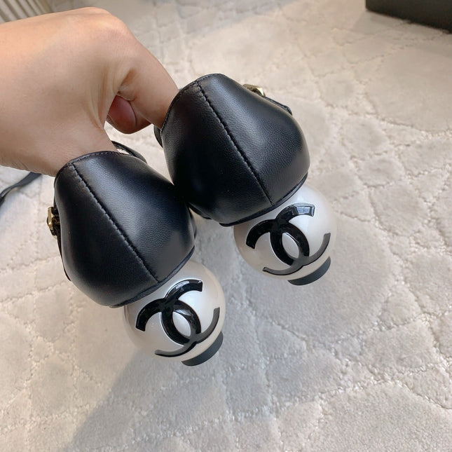 CC PEARL HIGH HEELS IN BLACK CALFSKIN
