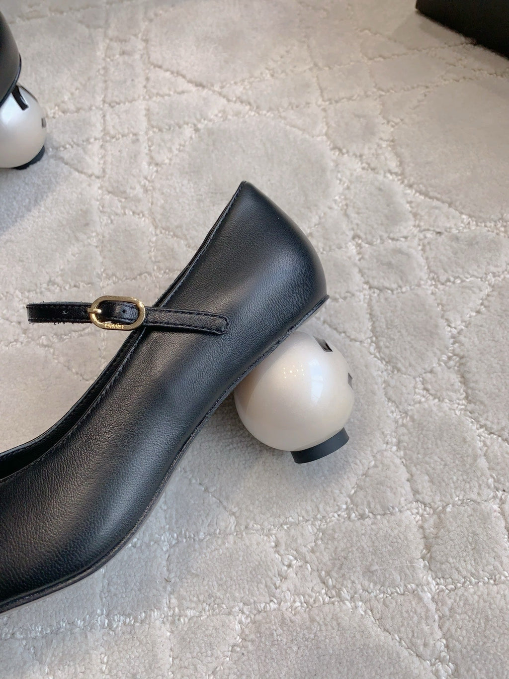 CC PEARL HIGH HEELS IN BLACK CALFSKIN