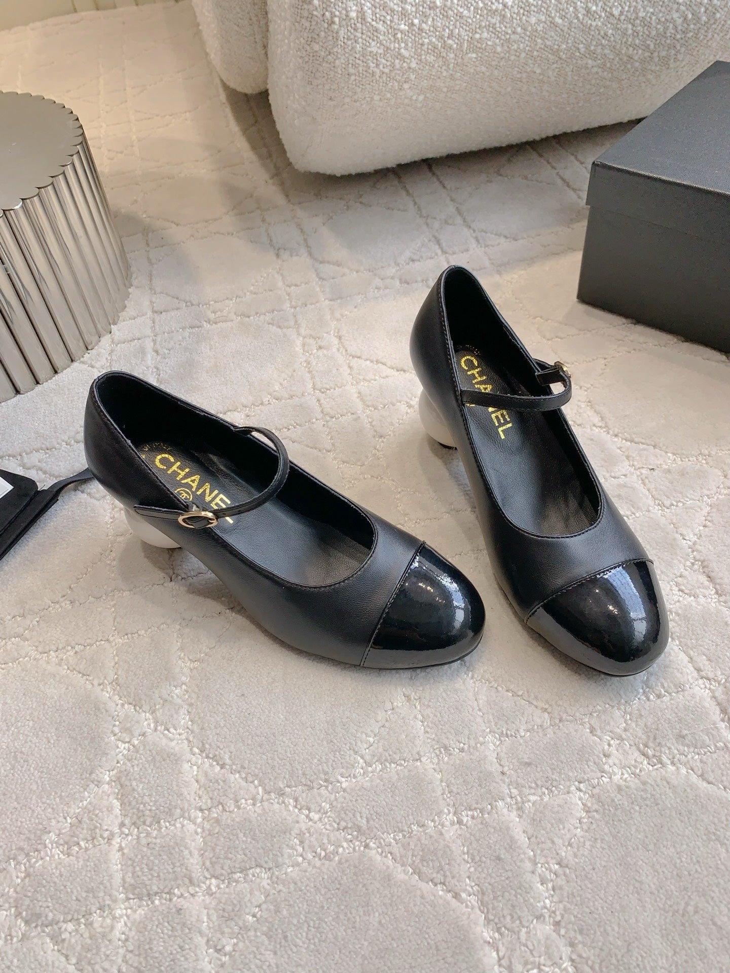 CC PEARL HIGH HEELS IN BLACK CALFSKIN