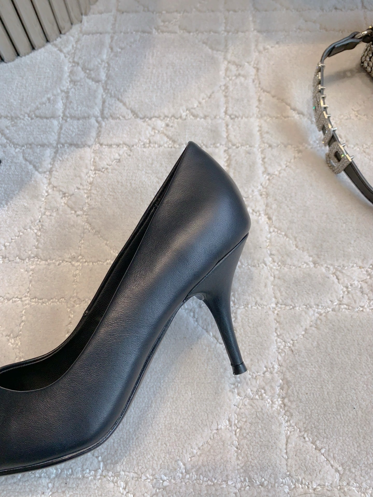 BALENCIAGA 25S POINTED-TOE HIGH HEELS 70 MM IN BLACK CALFSKIN WITH GOLD HARDWARE