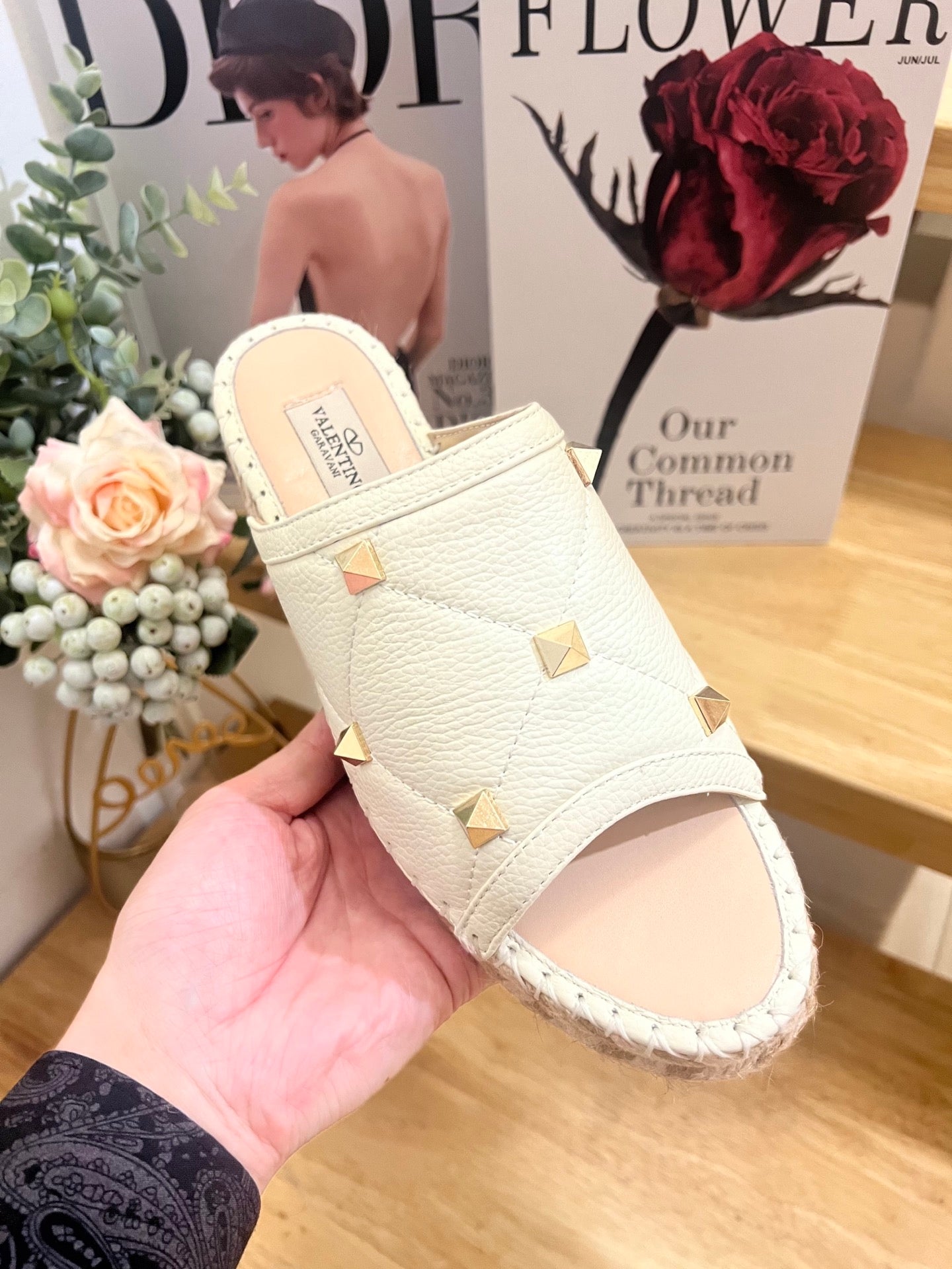 VALENTINO 26S WEDGE SANDALS IN OFF-WHITE CALFSKIN