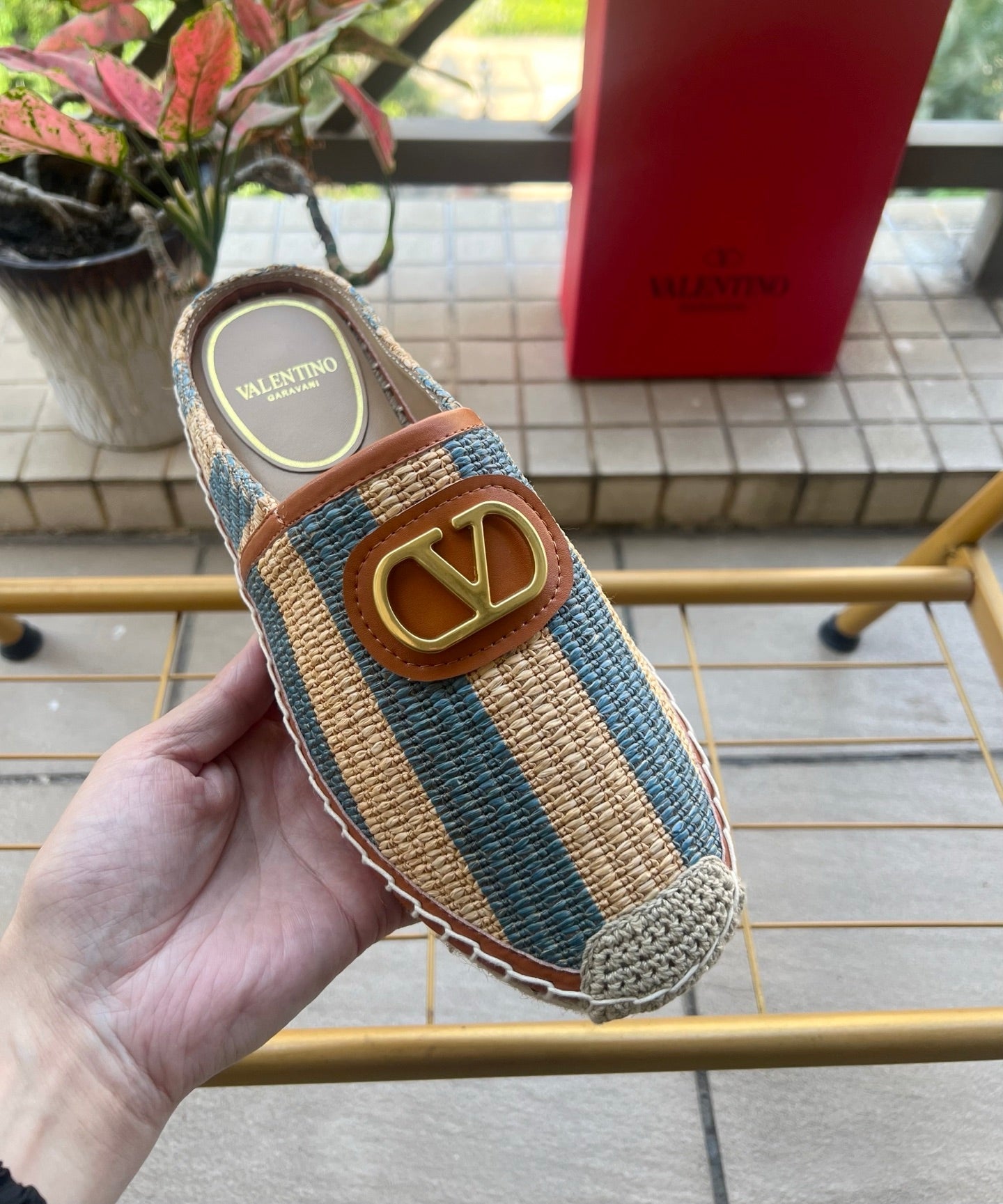 VALENTINO 26S ESPADRILLE MULES IN BLUE AND BEIGE RAFFIA