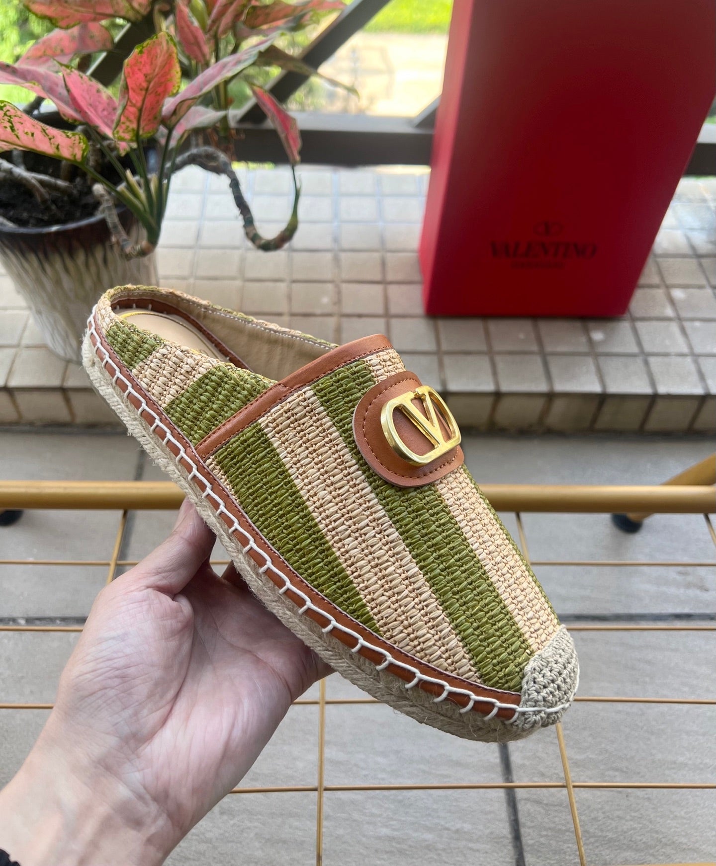 VALENTINO 26S ESPADRILLE MULES IN GREEN AND BEIGE RAFFIA