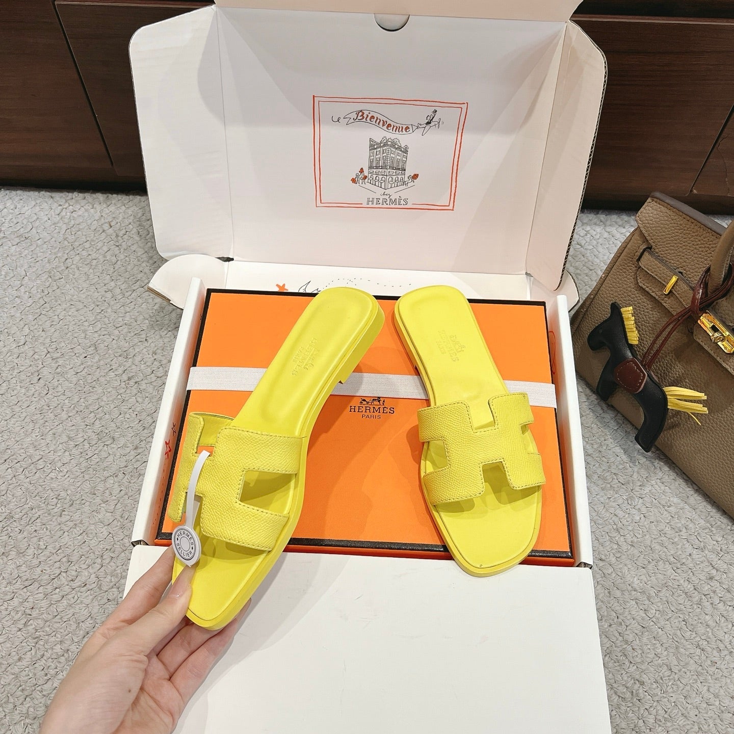HM 26S ORAN SANDAL IN YELLOW LAMBSKIN