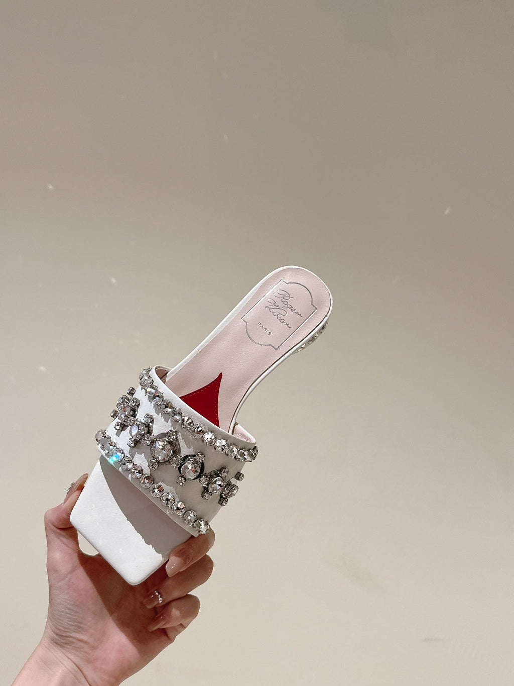 TRUMPET METALLIC MULES IN WHITE SMOOTH CALFSKIN WITH EMBELLISHED BUCKLE