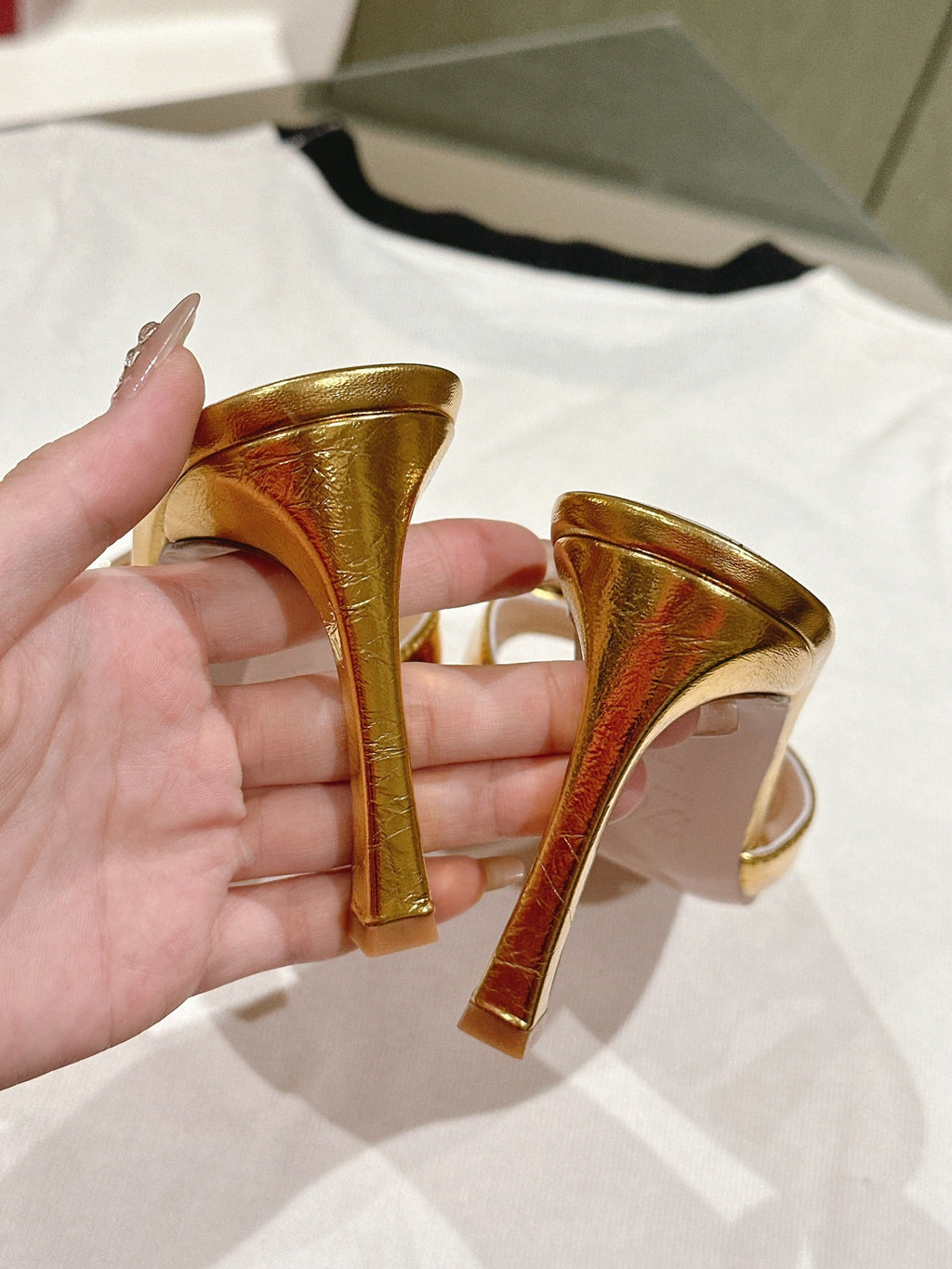 TRUMPET METALLIC MULES IN GOLD PATENT CALFSKIN