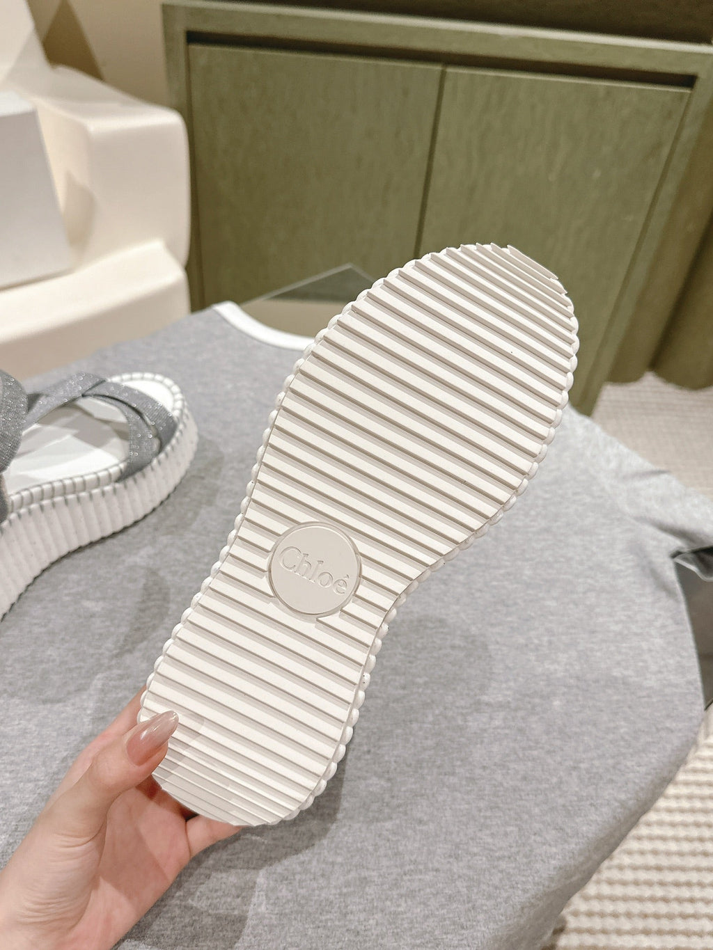 CHLOÉ 26S WEDGE SANDALS IN WHITE LAMBSKIN AND GREY CANVAS