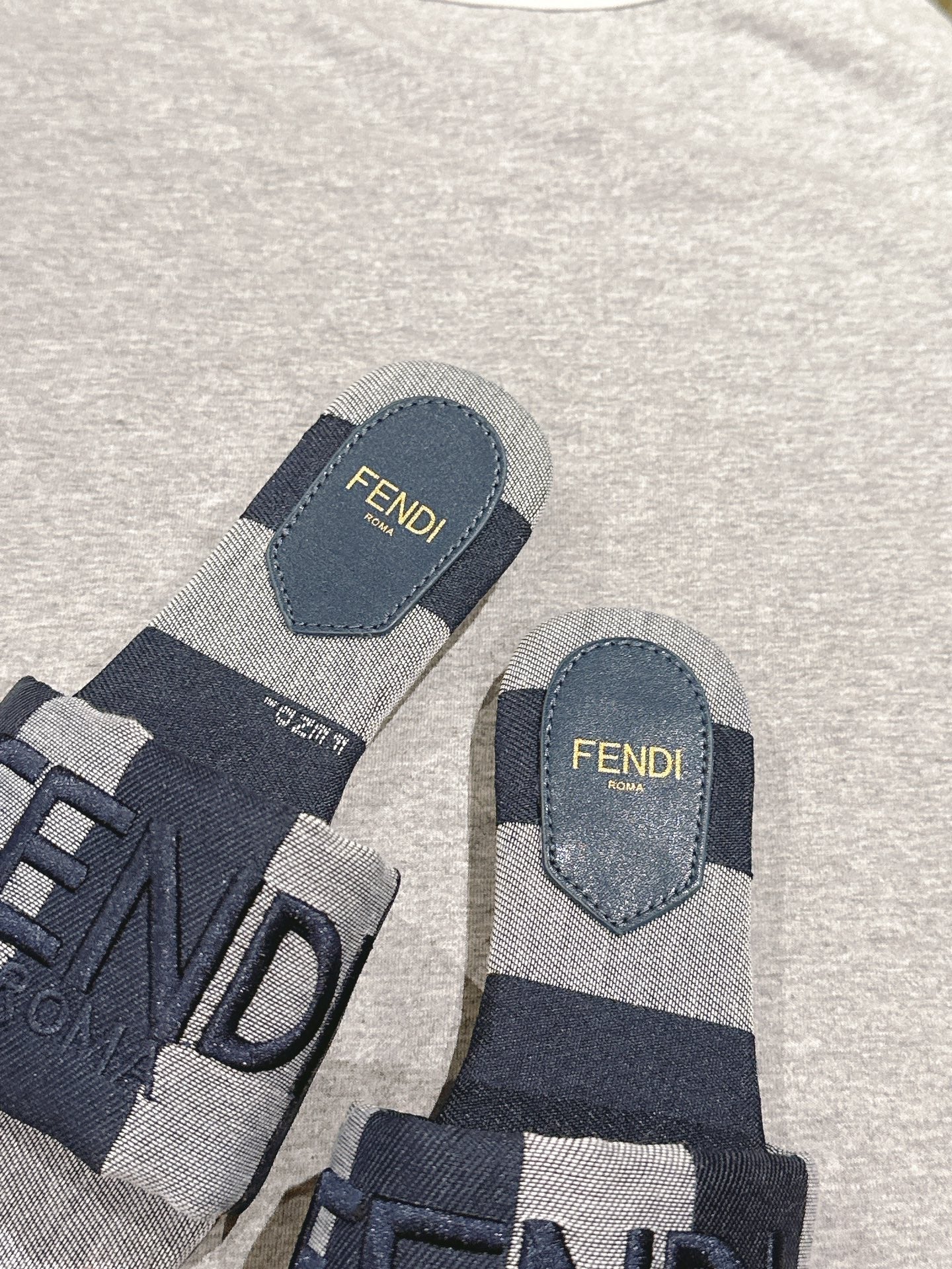 FENDI 26S SLIDE SANDALS IN DARK BLUE AND GREY CANVAS