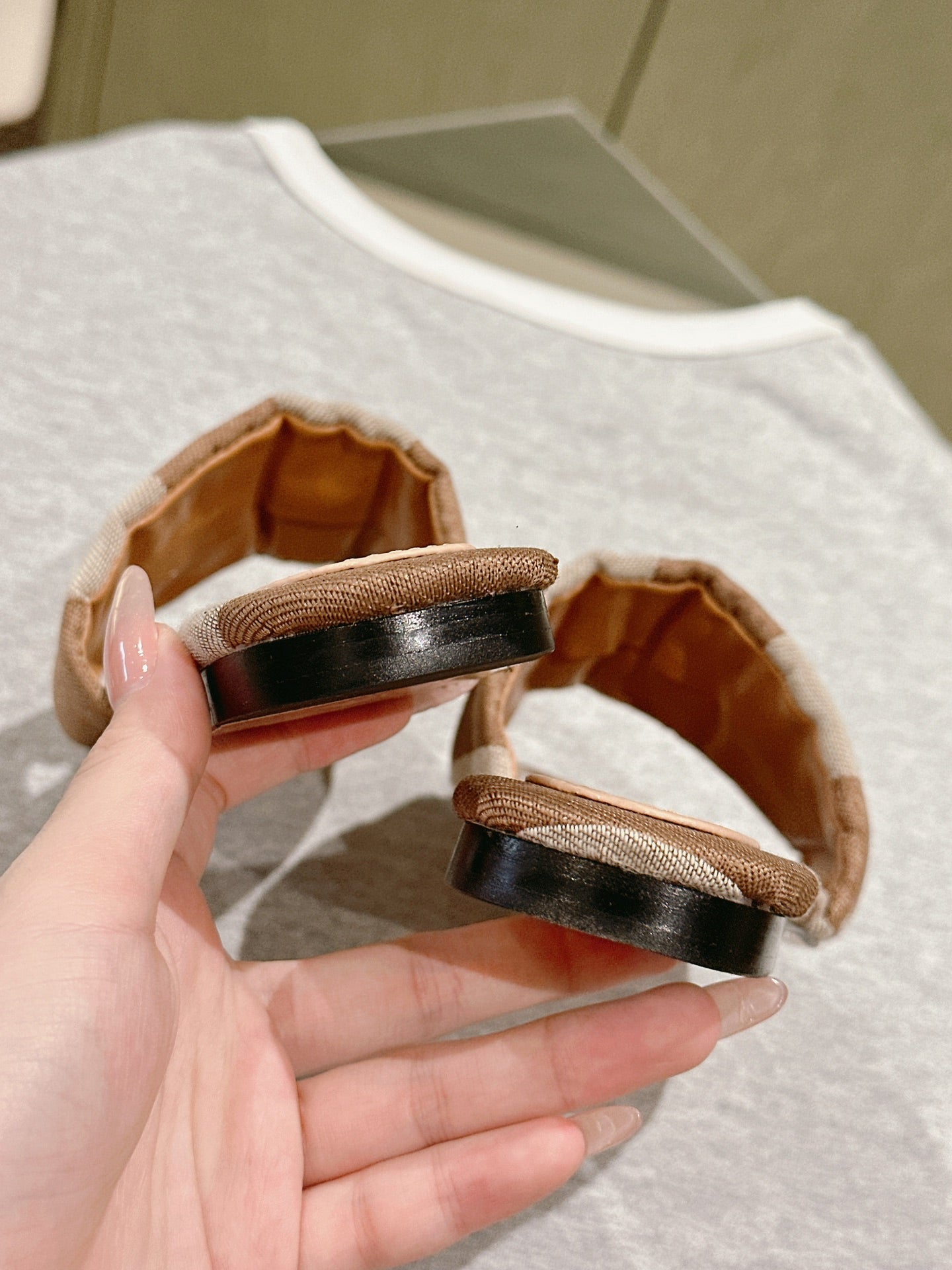 FENDI 26S SLIDE SANDALS IN BEIGE AND BROWN CANVAS