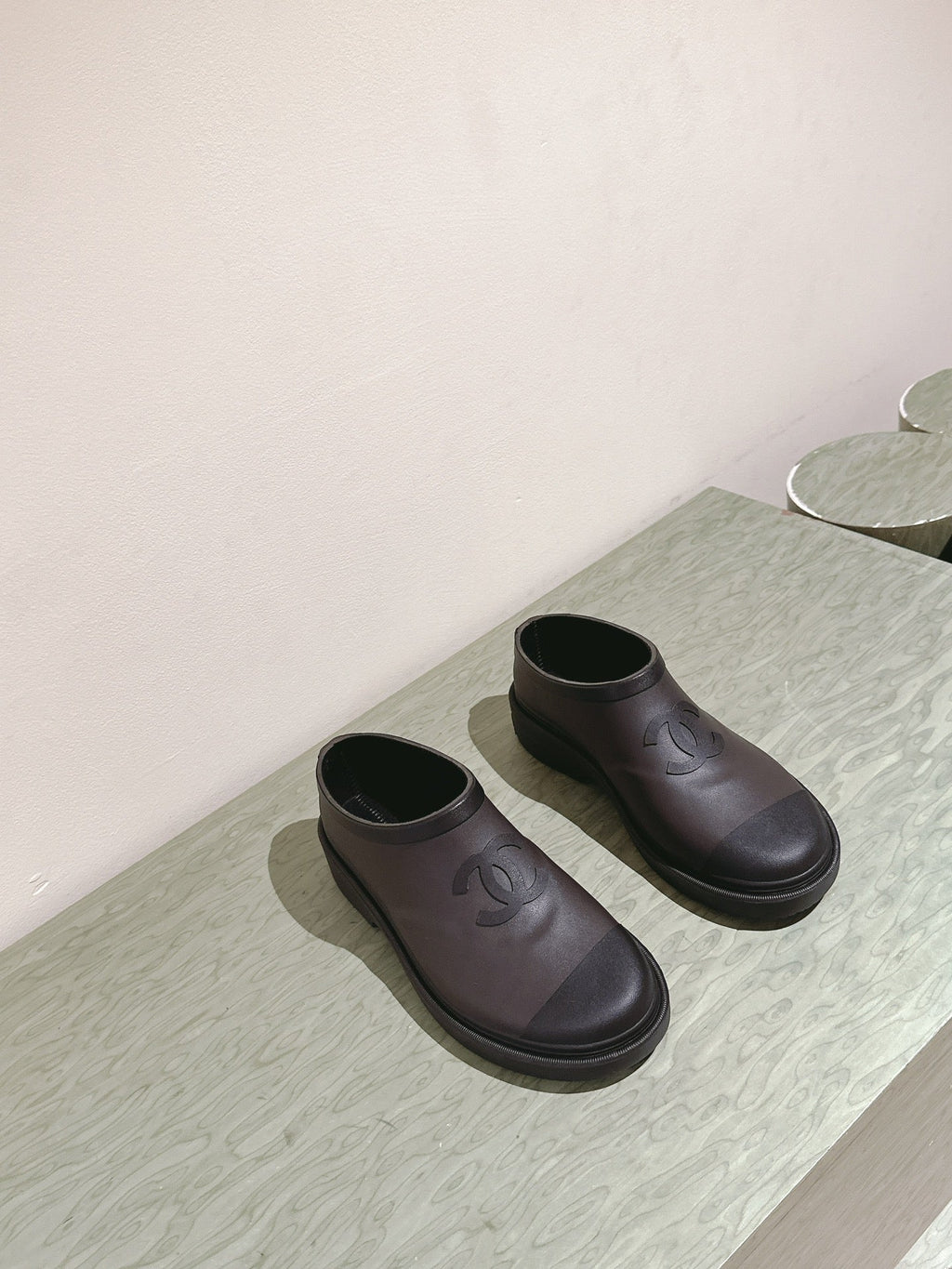 CC RAIN BOOTS IN BROWN AND BLACK TPU