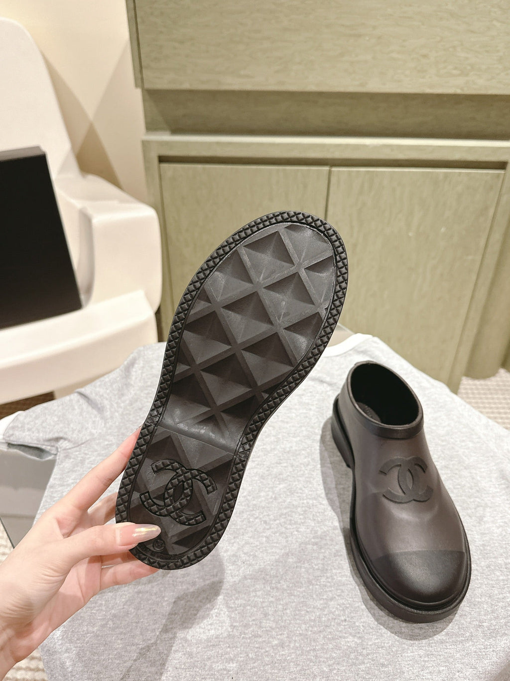 CC RAIN BOOTS IN BROWN AND BLACK TPU