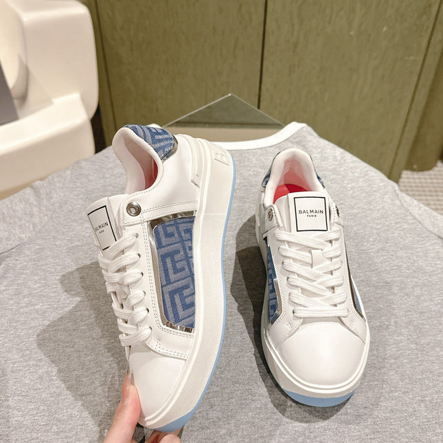 BALMAIN 26S SNEAKERS IN WHITE CALFSKIN AND BLUE CANVAS WITH BLUE SOLE