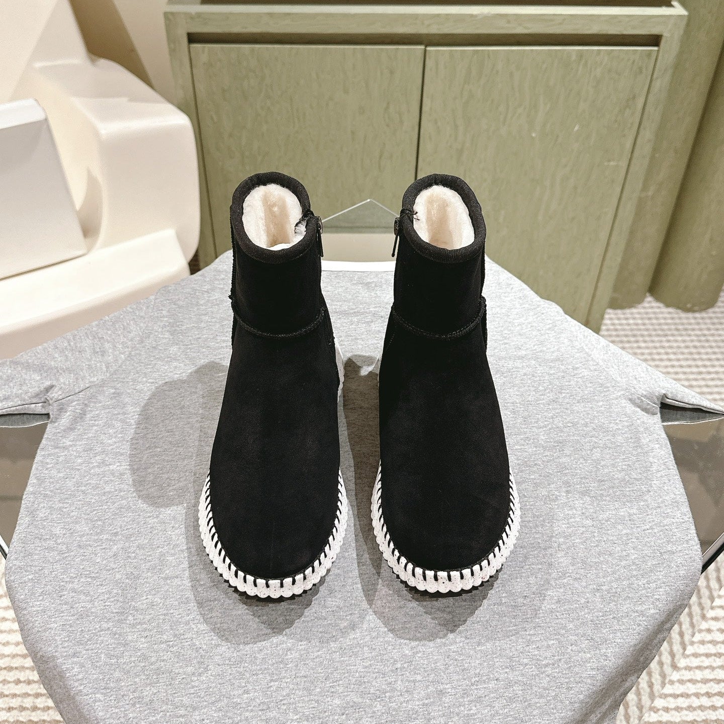 CHLOÉ 26S SHEARLING ANKLE BOOTS IN BLACK SUEDE