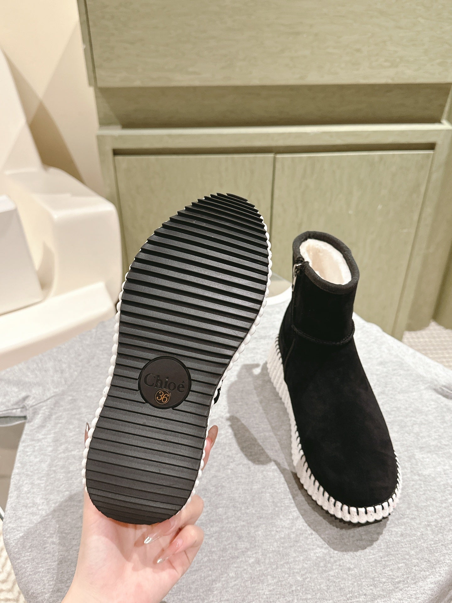 CHLOÉ 26S SHEARLING ANKLE BOOTS IN BLACK SUEDE