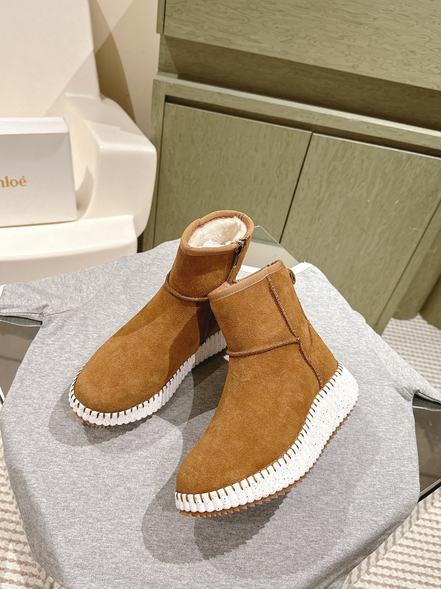 CHLOÉ 26S SHEARLING ANKLE BOOTS IN BROWN SUEDE