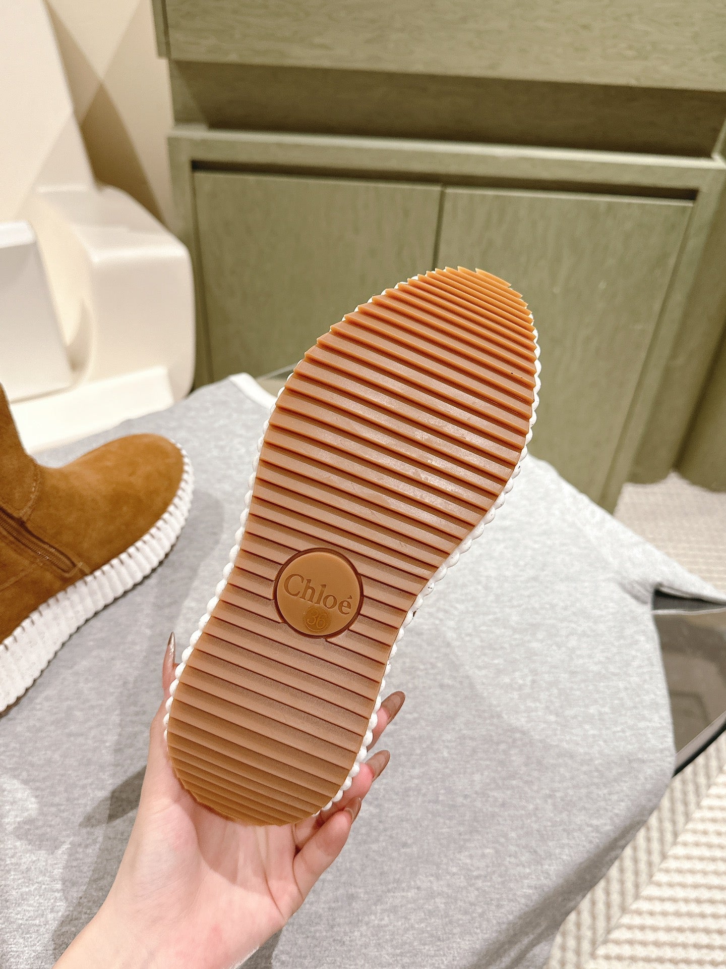 CHLOÉ 26S SHEARLING ANKLE BOOTS IN BROWN SUEDE