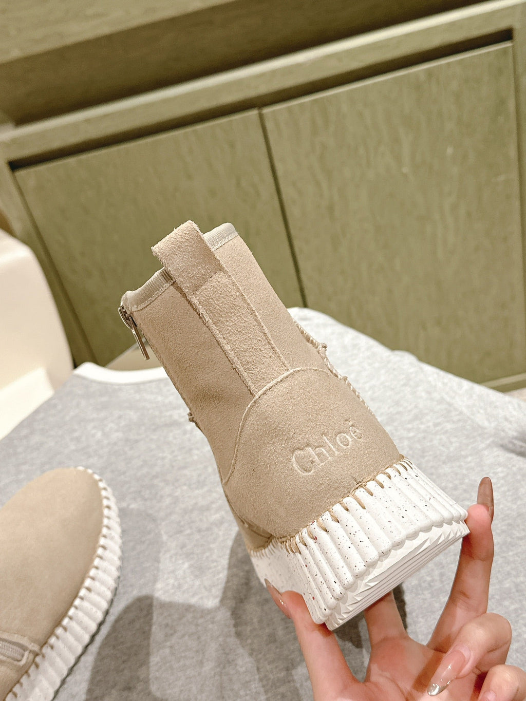 CHLOÉ 26S SHEARLING ANKLE BOOTS IN BEIGE SUEDE