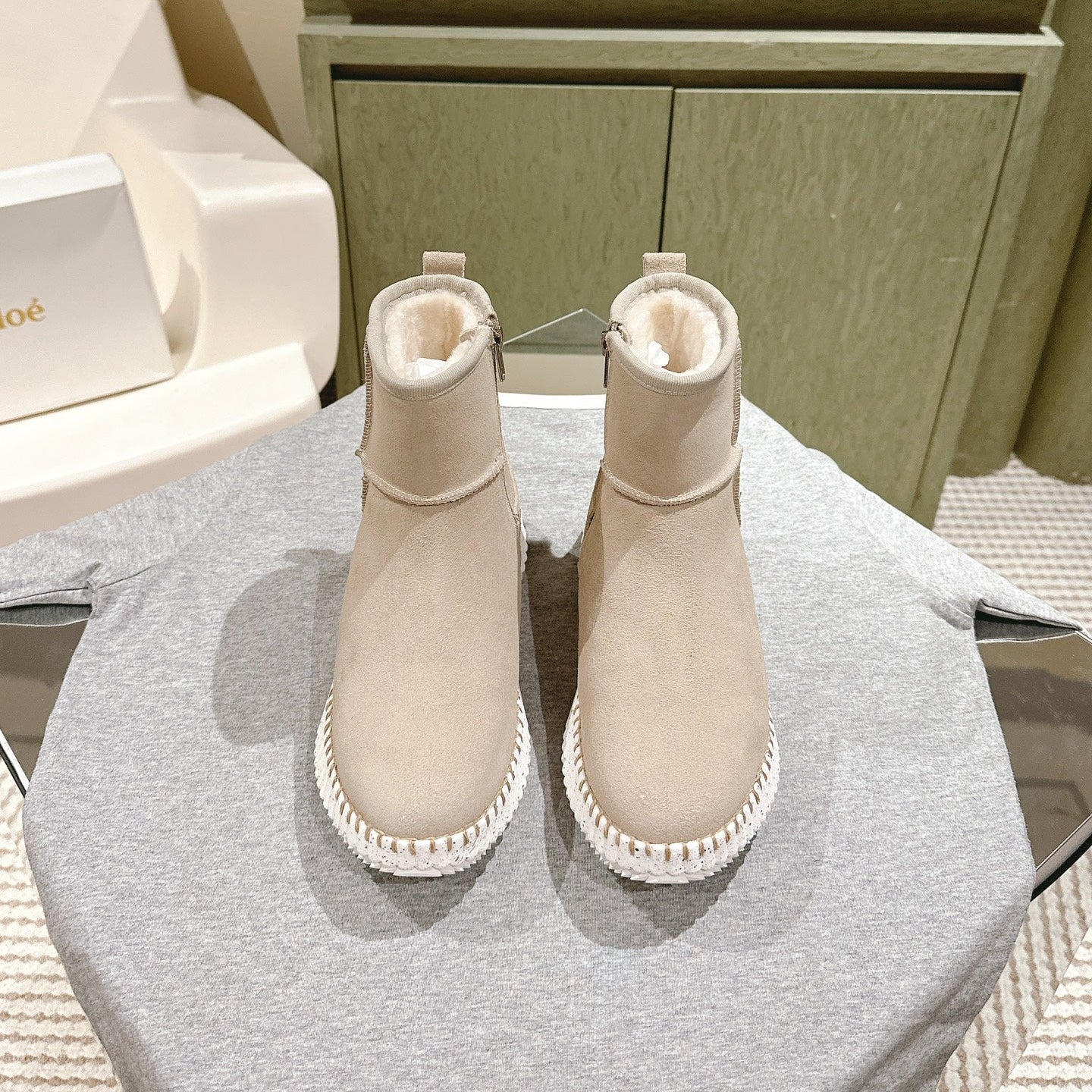 CHLOÉ 26S SHEARLING ANKLE BOOTS IN BEIGE SUEDE