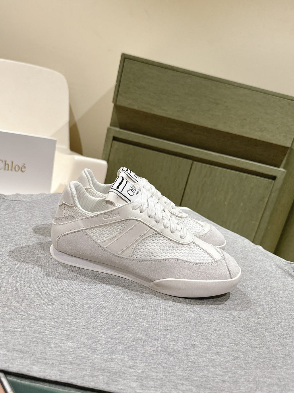 CHLOÉ 26S SNEAKERS IN WHITE CALFSKIN AND SUEDE