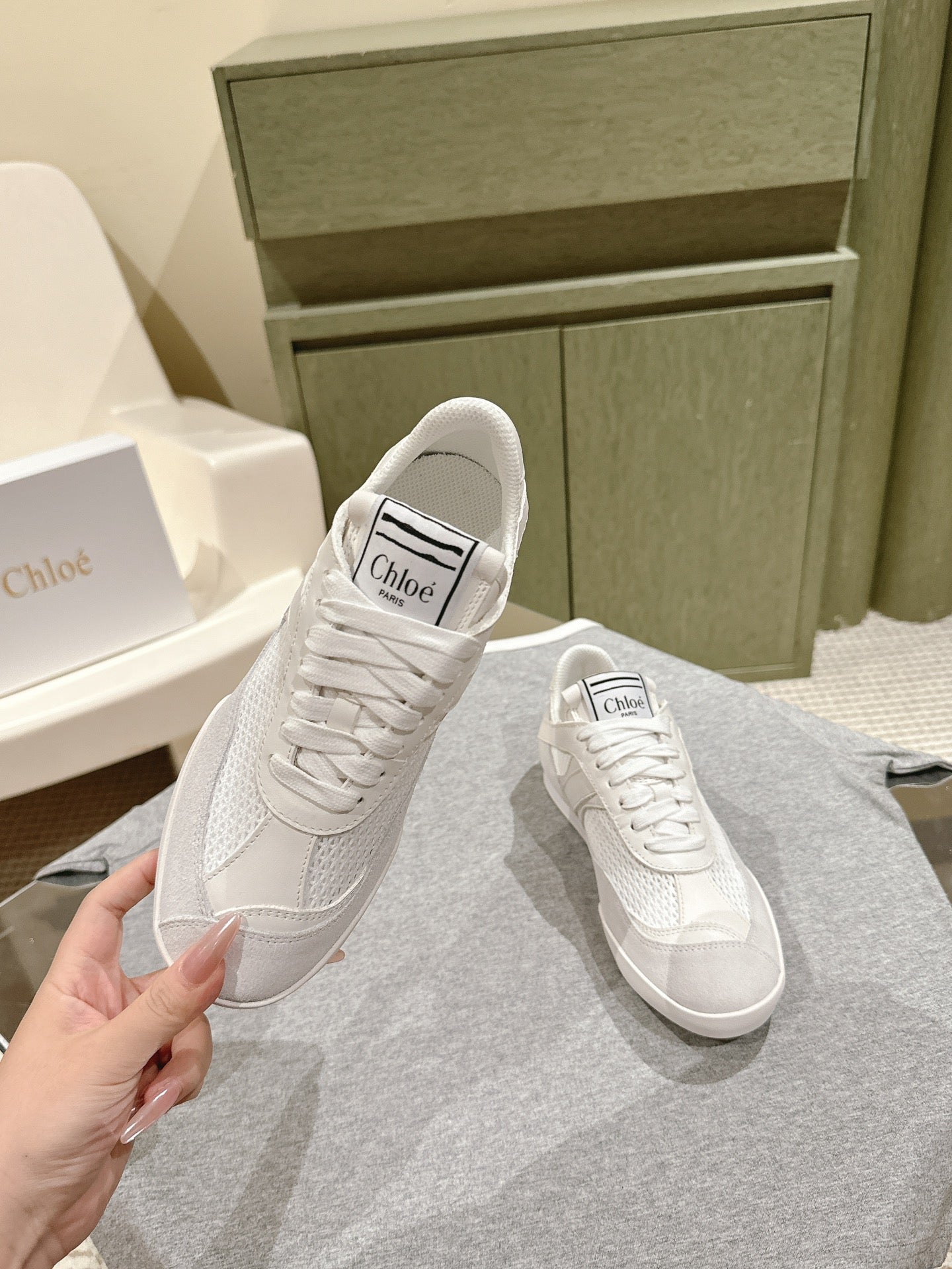 CHLOÉ 26S SNEAKERS IN WHITE CALFSKIN AND SUEDE