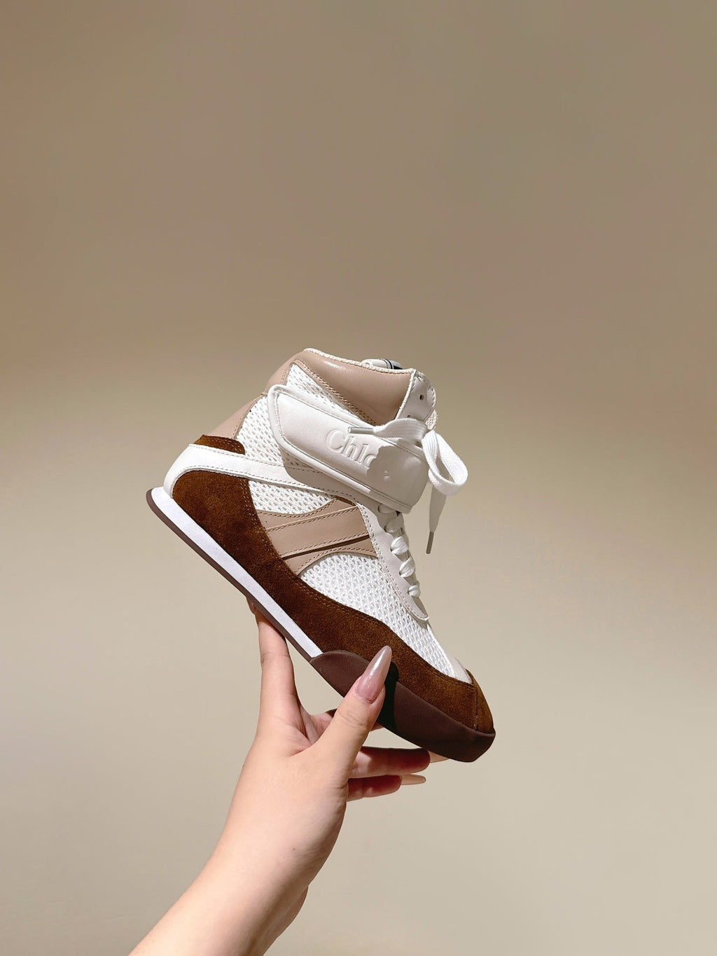 CHLOÉ 26S HIGH-TOP SNEAKERS IN WHITE CALFSKIN AND BROWN SUEDE