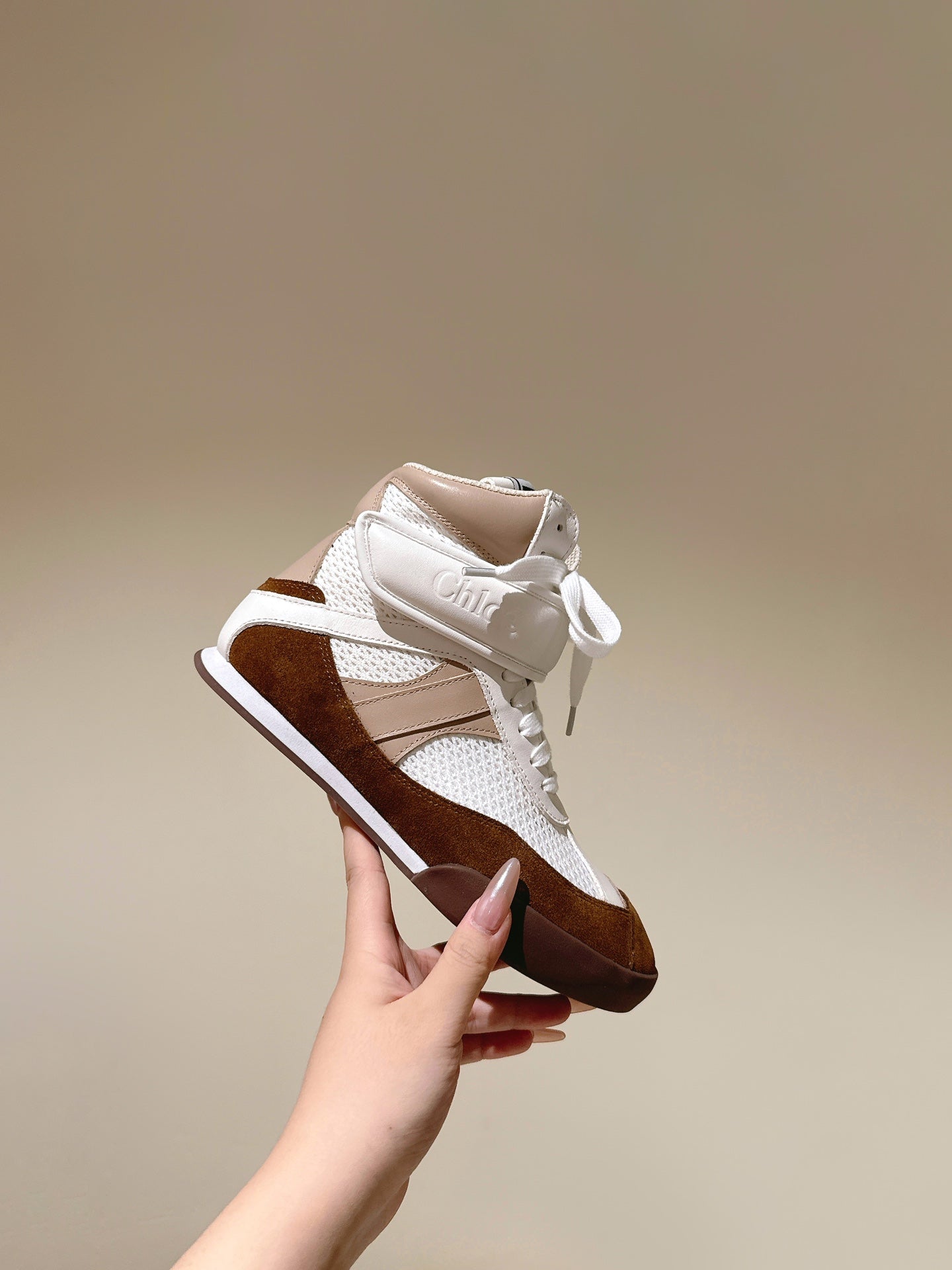 CHLOÉ 26S HIGH-TOP SNEAKERS IN WHITE CALFSKIN AND BROWN SUEDE