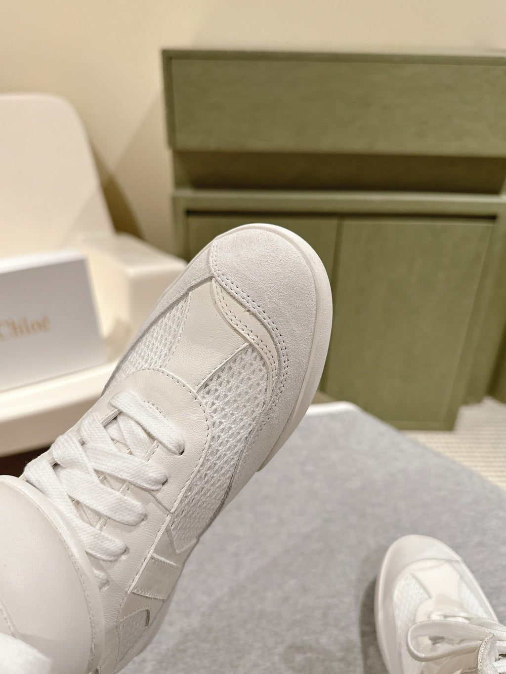 CHLOÉ 26S HIGH-TOP SNEAKERS IN WHITE CALFSKIN AND SUEDE