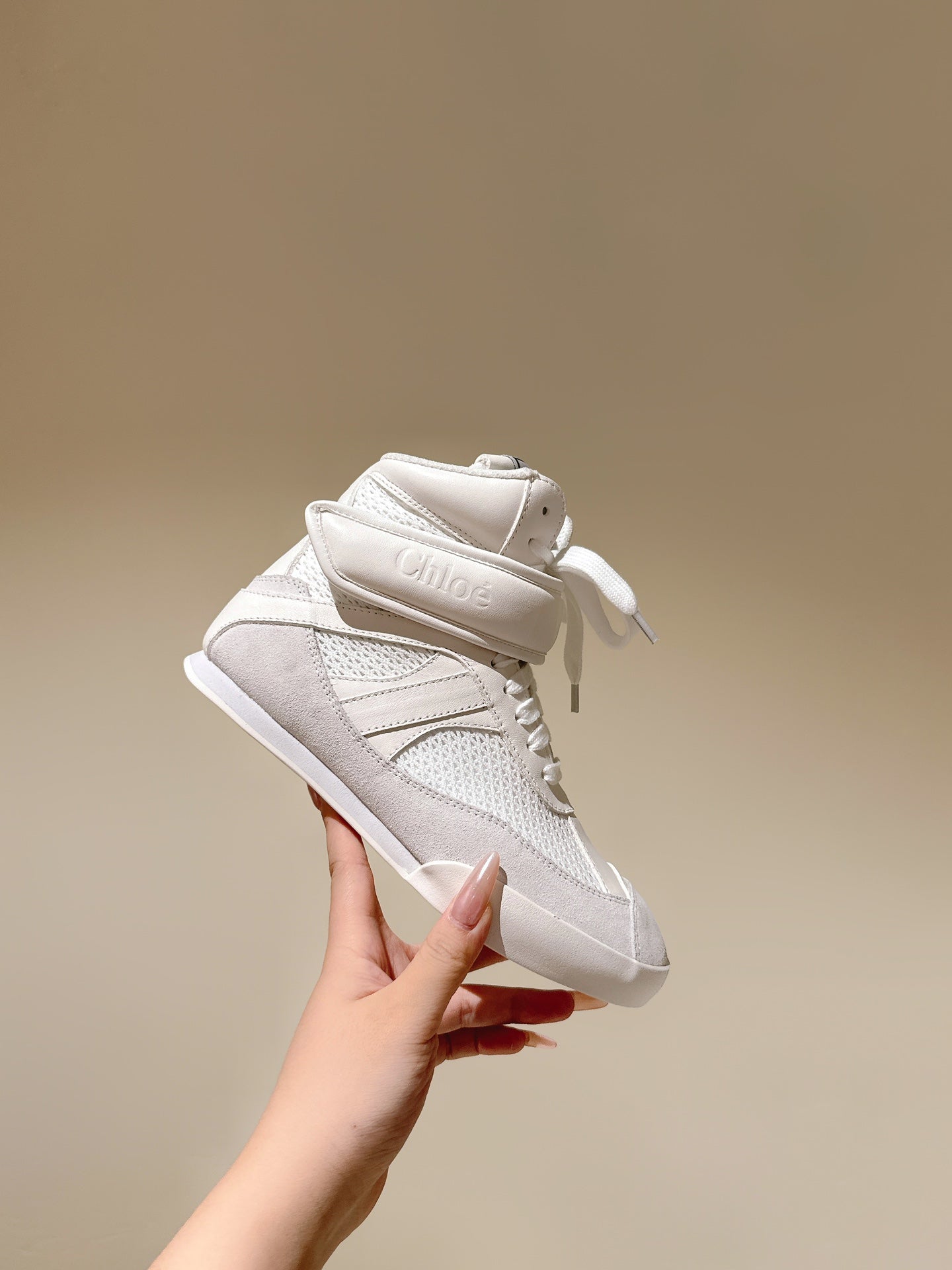 CHLOÉ 26S HIGH-TOP SNEAKERS IN WHITE CALFSKIN AND SUEDE