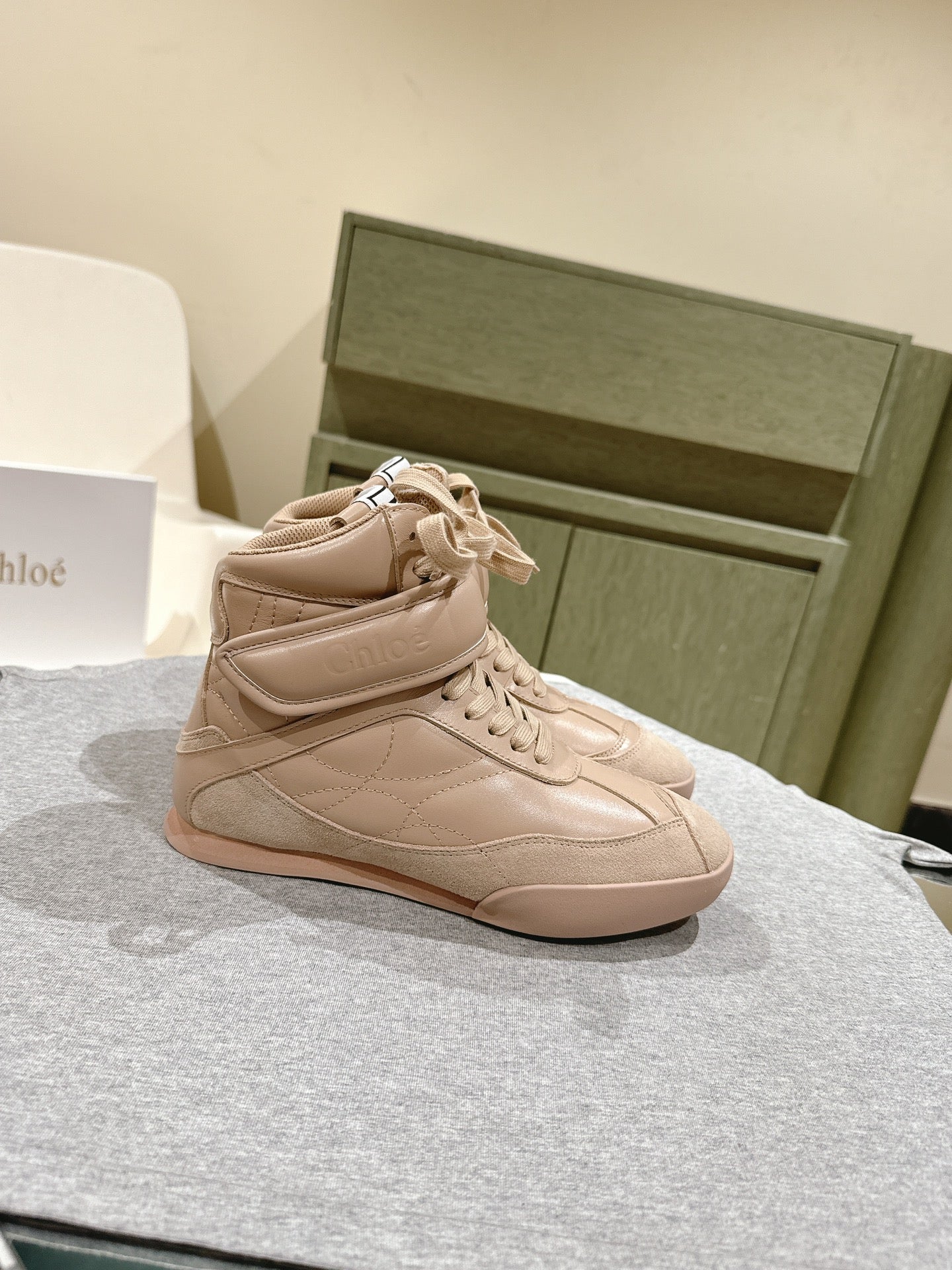 CHLOÉ 26S HIGH-TOP SNEAKERS IN BEIGE CALFSKIN