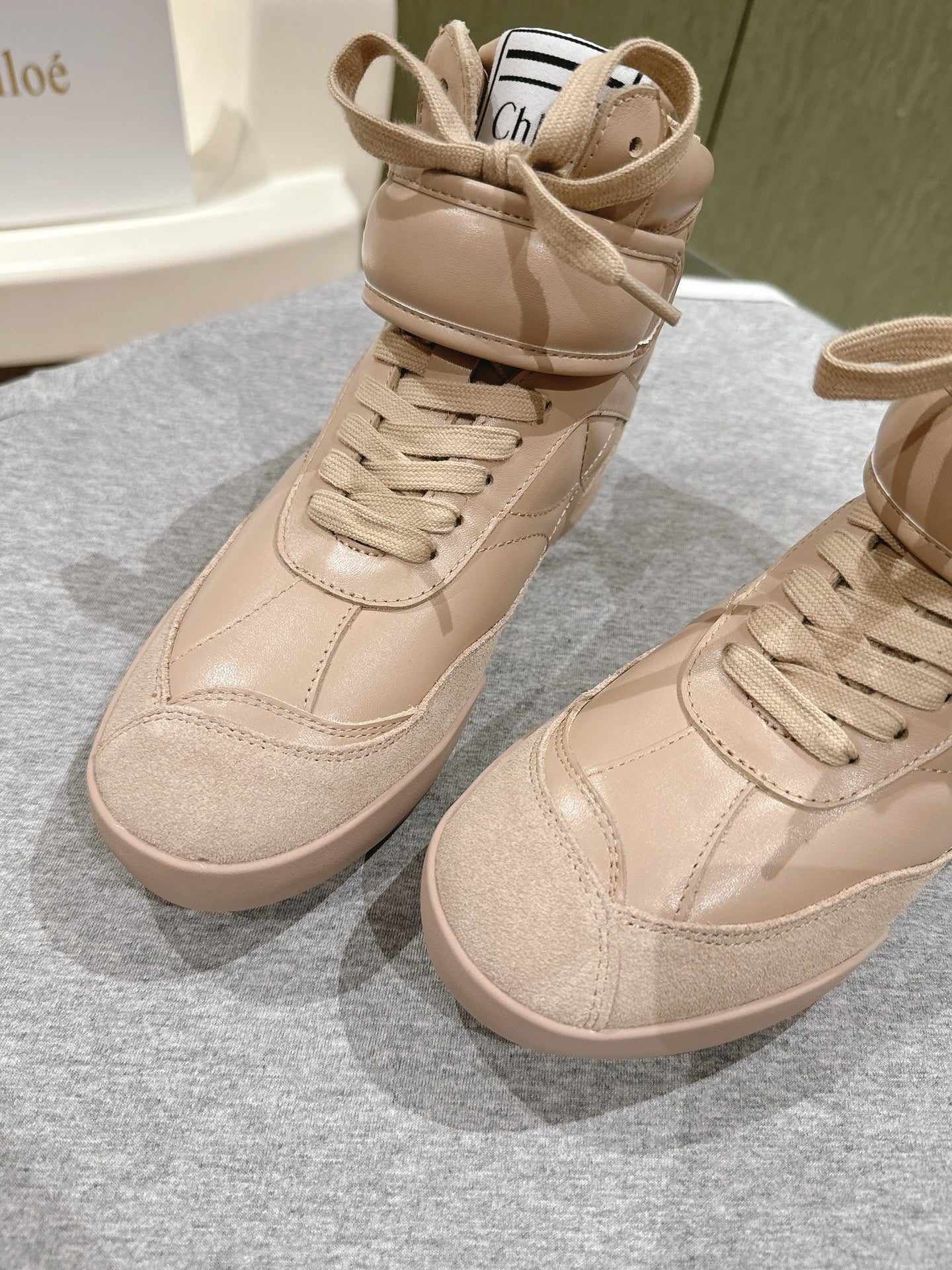 CHLOÉ 26S HIGH-TOP SNEAKERS IN BEIGE CALFSKIN