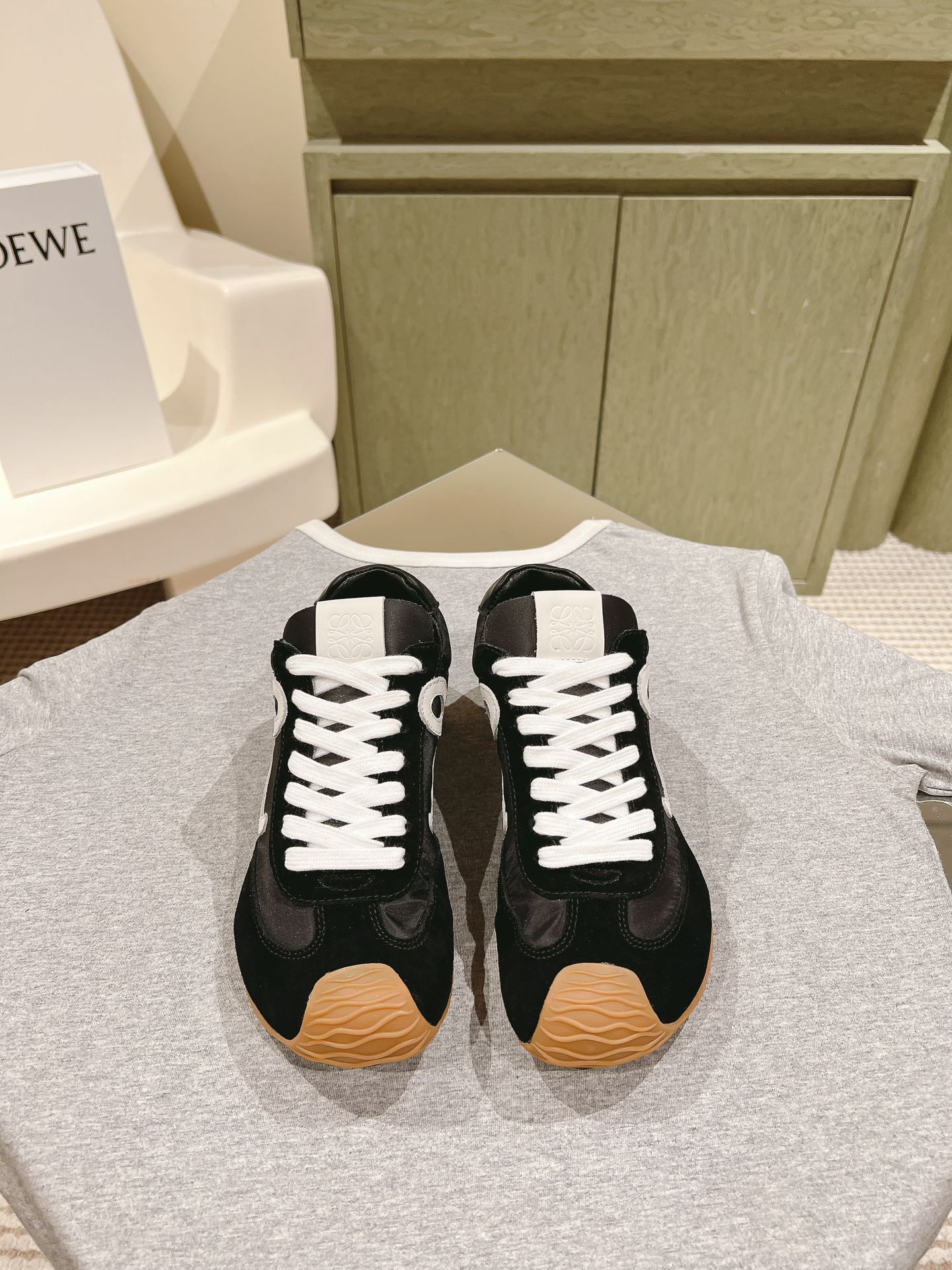 LW FLOW RUNNER TRAINERS IN BLACK SUEDE AND MESH