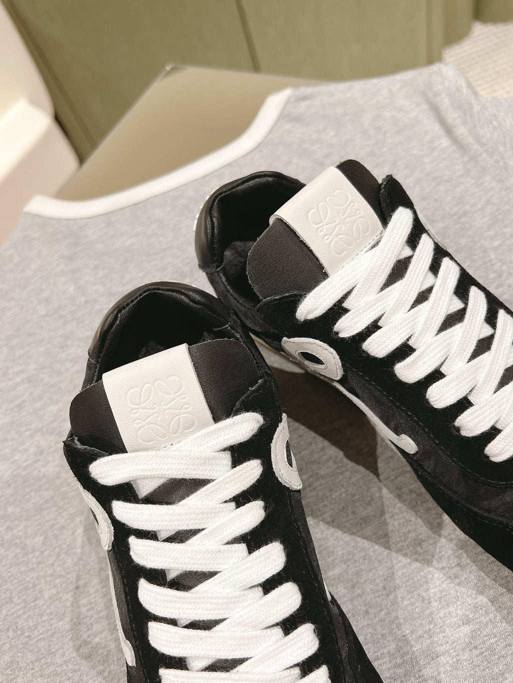 LW FLOW RUNNER TRAINERS IN BLACK SUEDE AND MESH