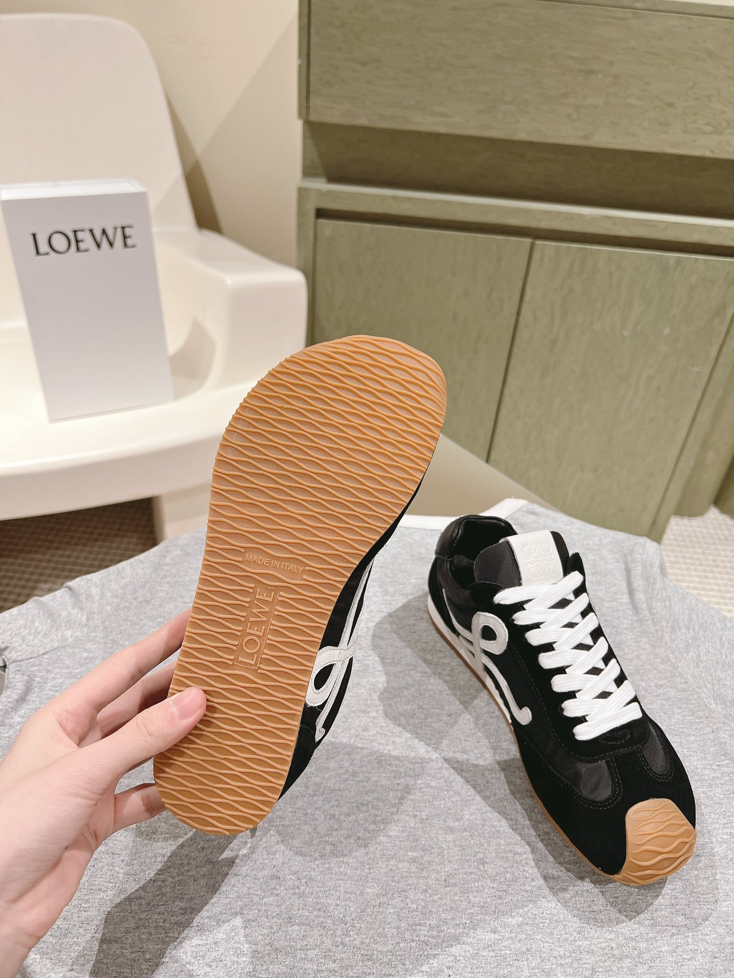 LW FLOW RUNNER TRAINERS IN BLACK SUEDE AND MESH