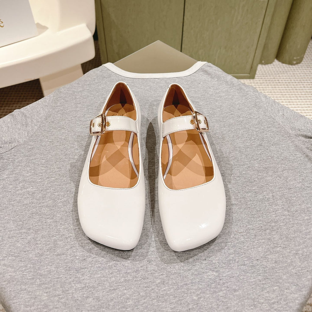 CHLOÉ 26S MARY JANE FLATS IN WHITE GLOSSY CALFSKIN