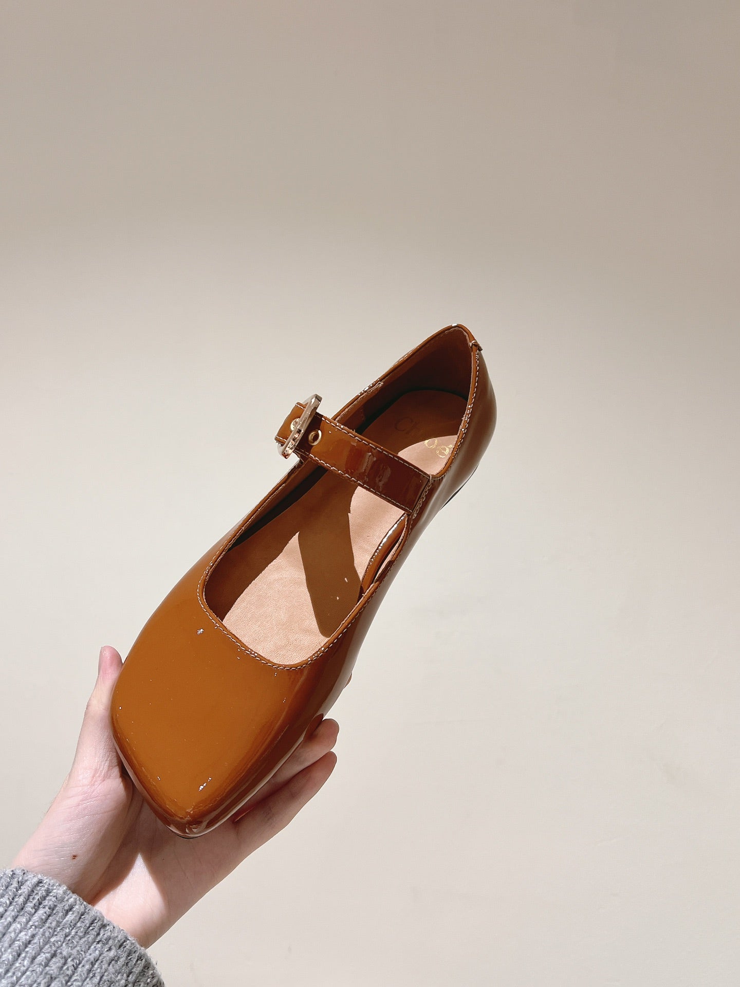 CHLOÉ 26S MARY JANE FLATS IN BROWN GLOSSY CALFSKIN