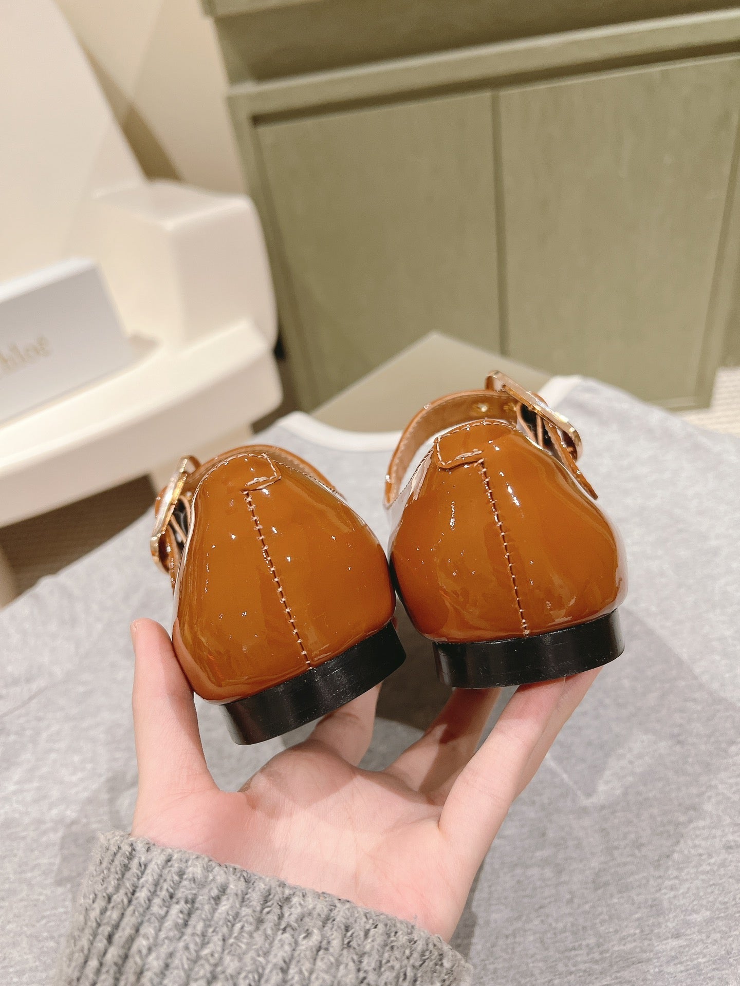CHLOÉ 26S MARY JANE FLATS IN BROWN GLOSSY CALFSKIN