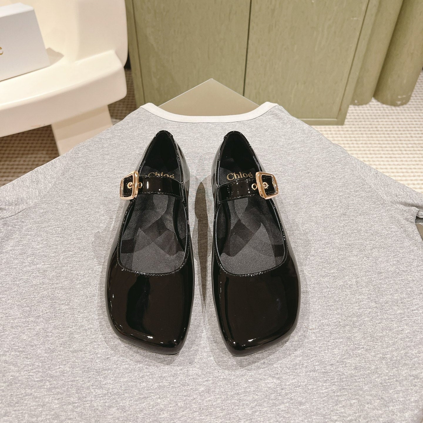 CHLOÉ 26S MARY JANE FLATS IN BLACK GLOSSY CALFSKIN