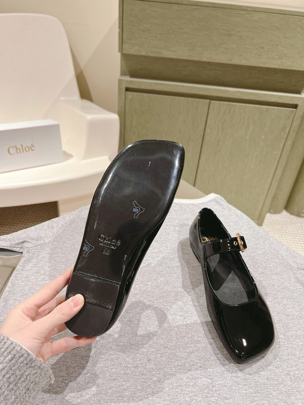 CHLOÉ 26S MARY JANE FLATS IN BLACK GLOSSY CALFSKIN