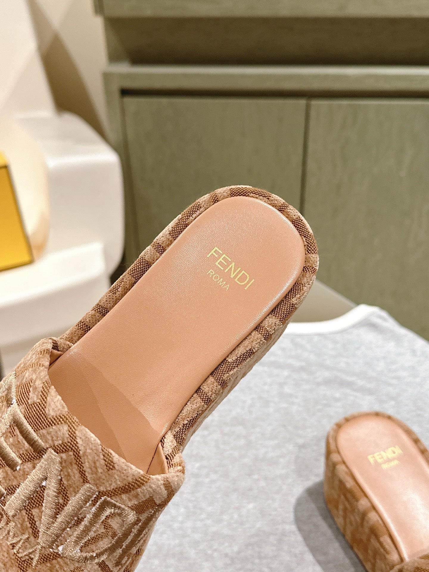 FENDI 26S PLATFORM SANDALS IN LIGHT BROWN FABRIC