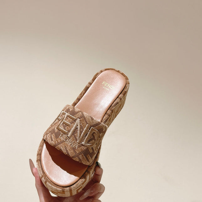 FENDI 26S PLATFORM SANDALS IN LIGHT BROWN FABRIC