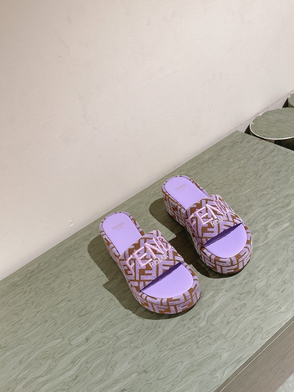 FENDI 26S PLATFORM SANDALS IN BROWN AND PURPLE FABRIC STYLE 5