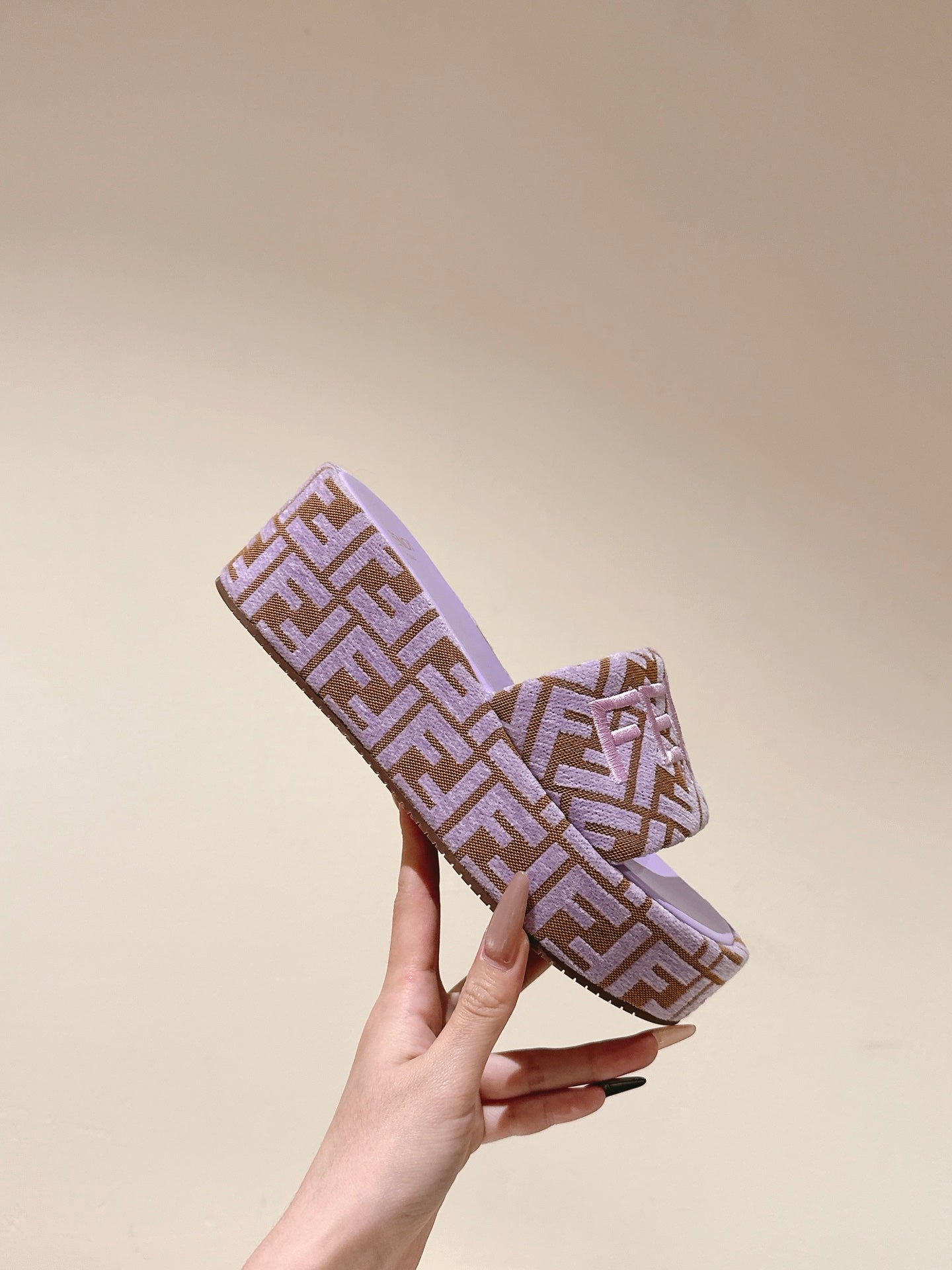 FENDI 26S PLATFORM SANDALS IN BROWN AND PURPLE FABRIC STYLE 5