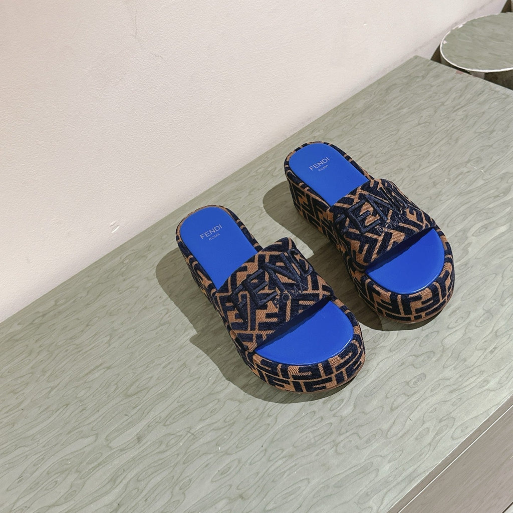 FENDI 26S PLATFORM SANDALS IN BROWN AND BLACK FABRIC STYLE 4