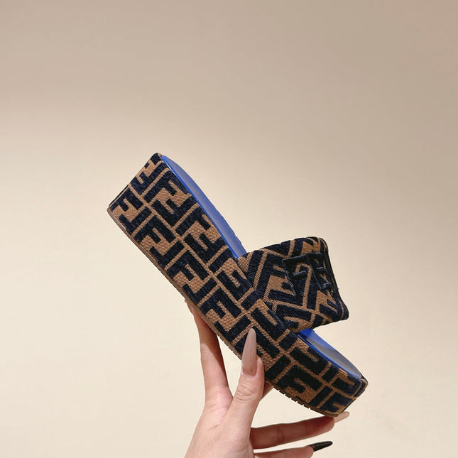 FENDI 26S PLATFORM SANDALS IN BROWN AND BLACK FABRIC STYLE 4