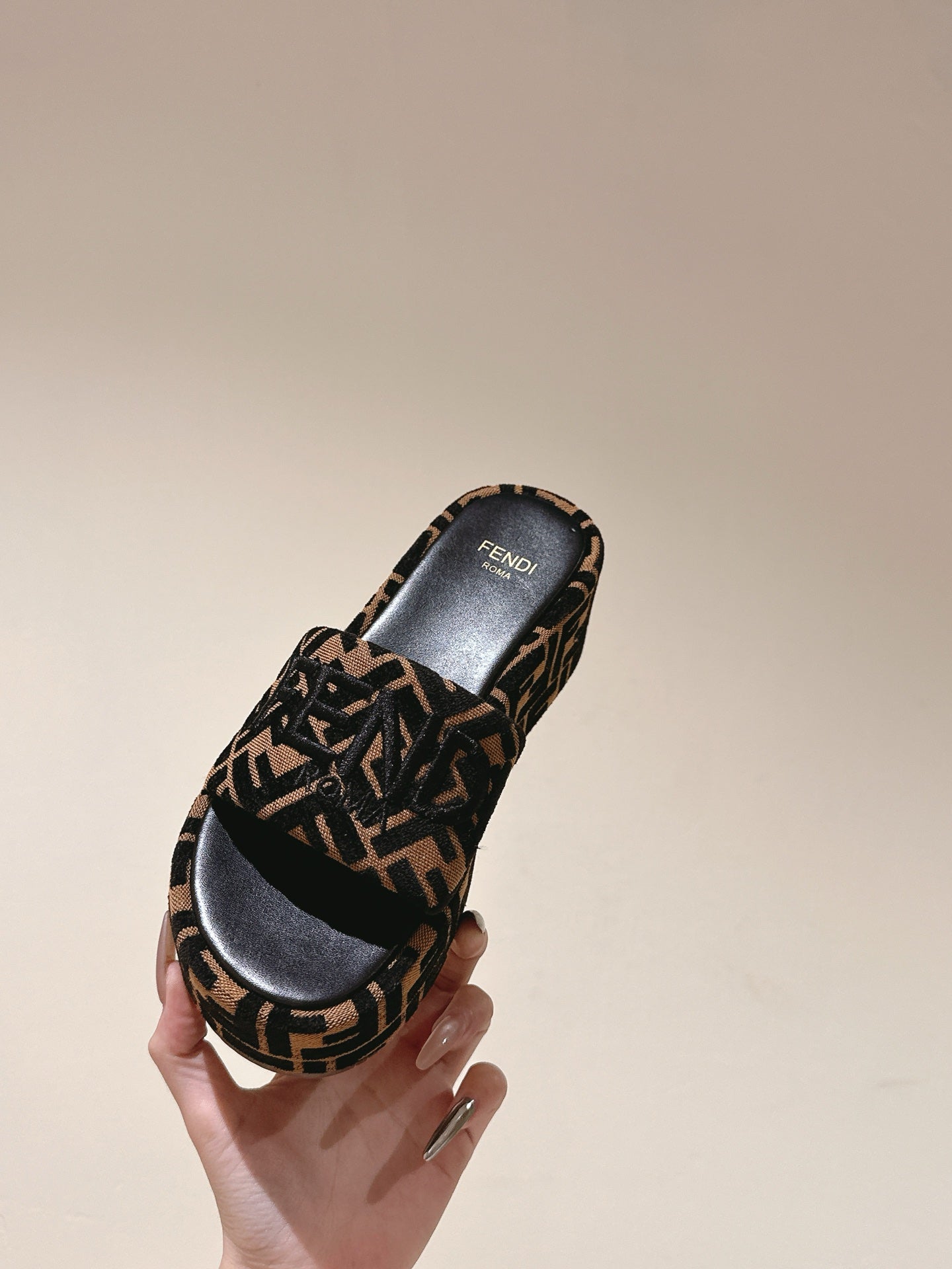 FENDI 26S PLATFORM SANDALS IN BROWN AND BLACK FABRIC STYLE 3
