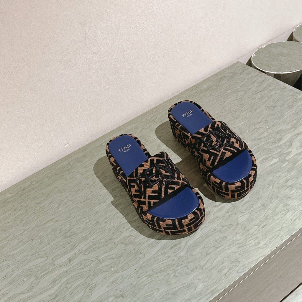 FENDI 26S PLATFORM SANDALS IN BROWN AND BLACK FABRIC
