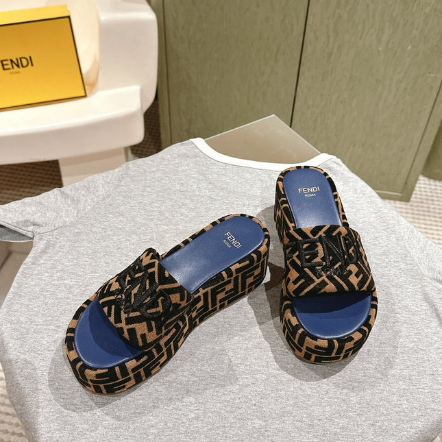 FENDI 26S PLATFORM SANDALS IN BROWN AND BLACK FABRIC