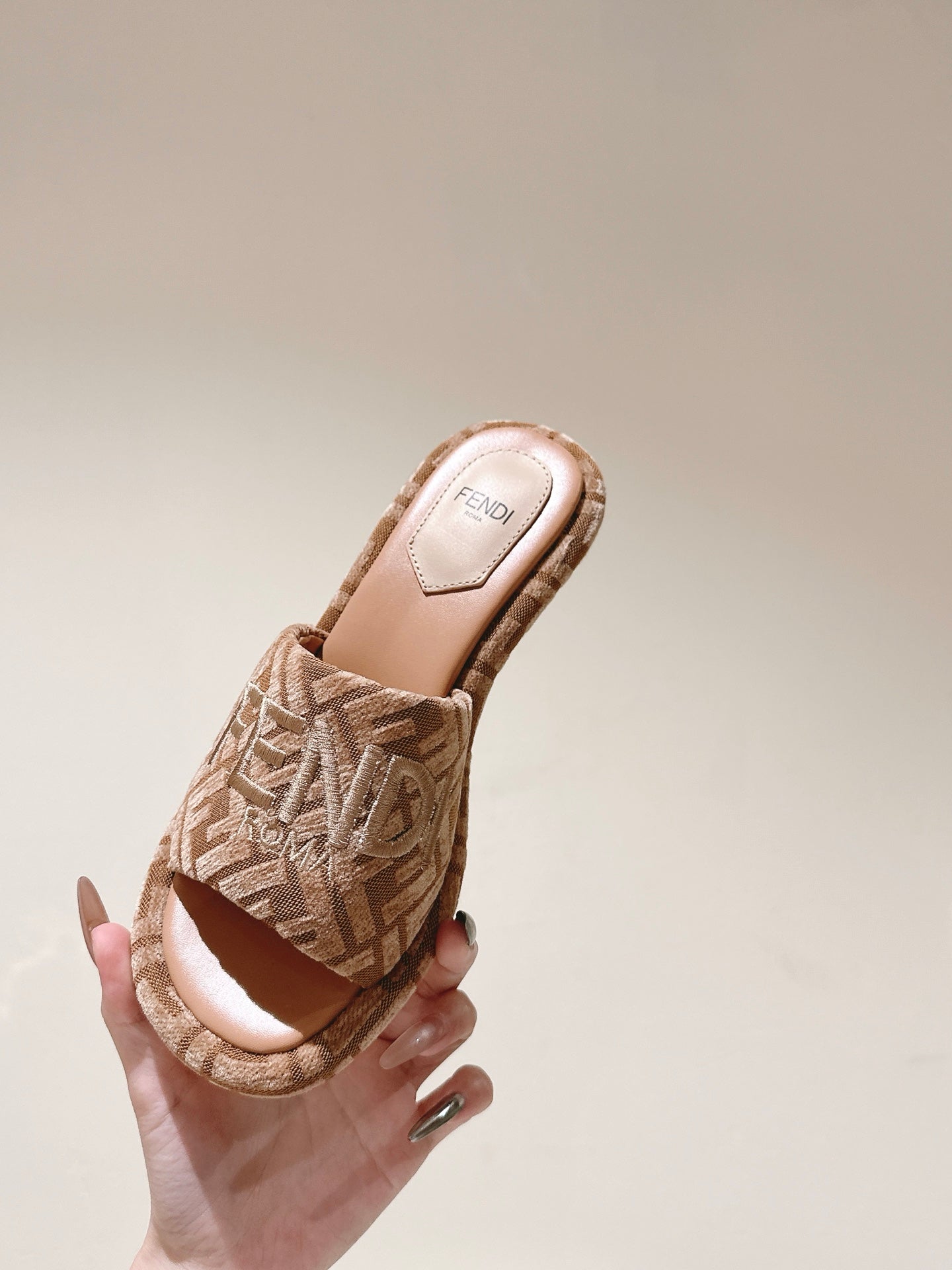 FENDI 26S HIGH SANDALS IN LIGHT BROWN FABRIC